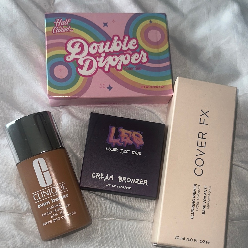 Clinique Even Better Foundation with Makeup Essentials